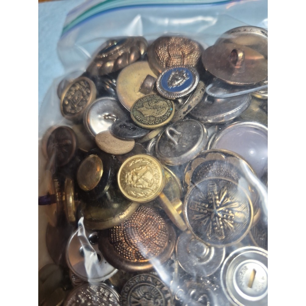Lot # 33 Gold And Silver Tone Buttons Over 50 Vintage Buttons Crafting - Picture 8 of 9